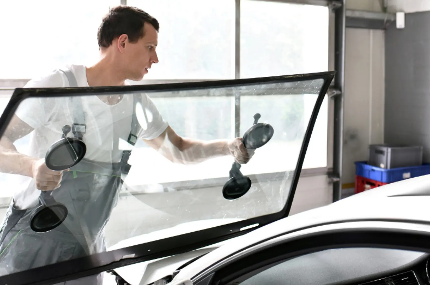 Mobile Auto Glass Repair Experts in Oak Lawn, IL