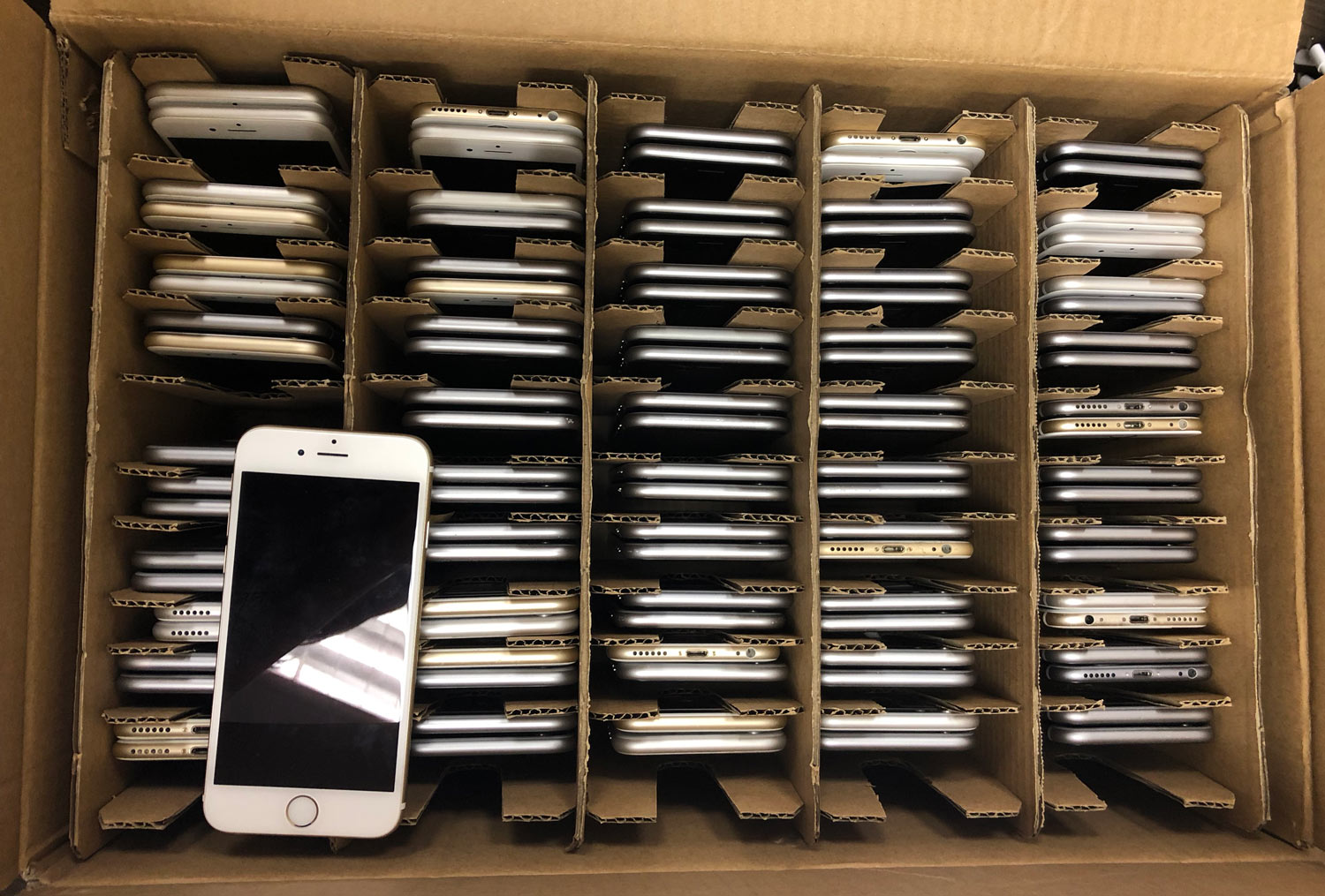 iPhone wholesale buyers